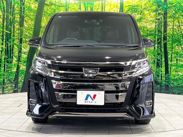 TOYOTA NOAH 2018