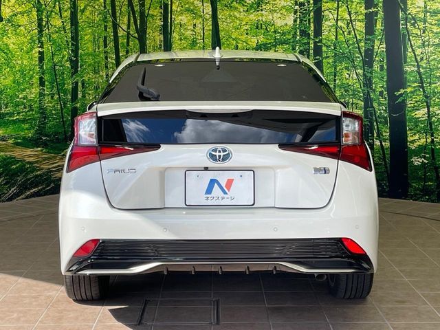 TOYOTA PRIUS 2019