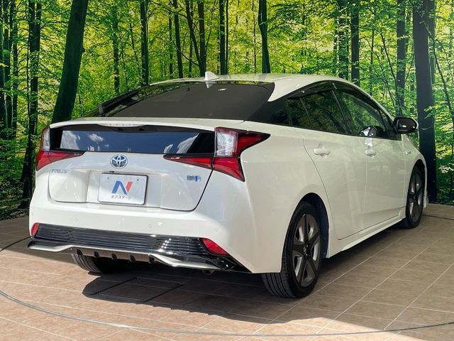 TOYOTA PRIUS 2019