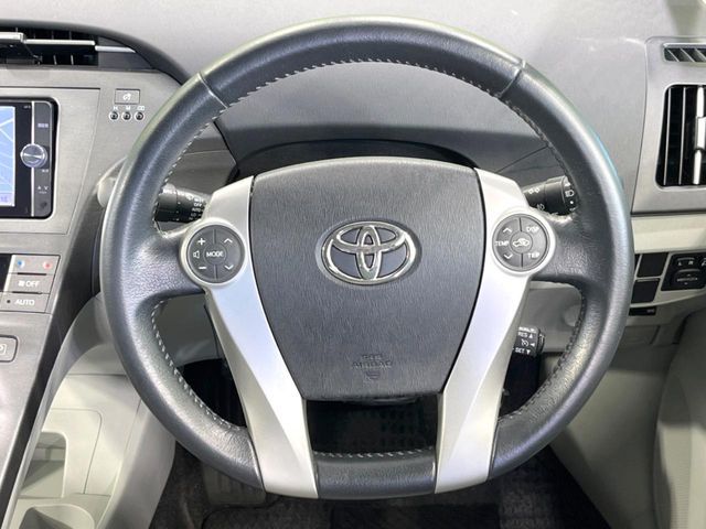 TOYOTA PRIUS 2012
