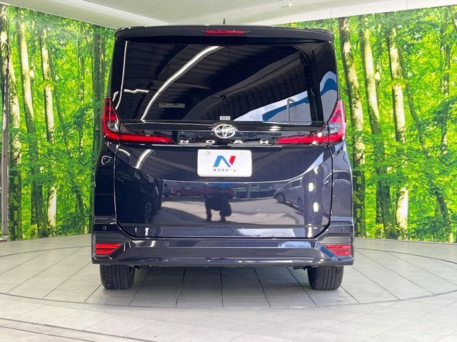 TOYOTA NOAH 2022