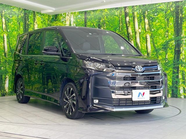 TOYOTA NOAH 2022