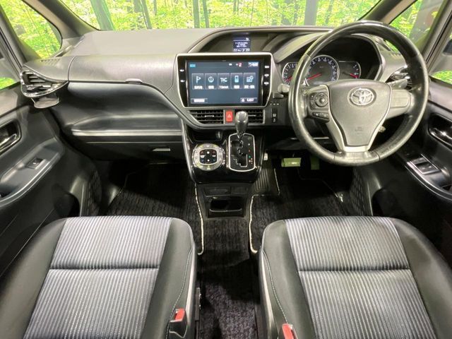 TOYOTA VOXY 2016