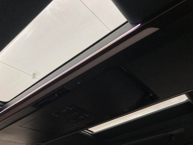 TOYOTA VELLFIRE  HYBRID 2023