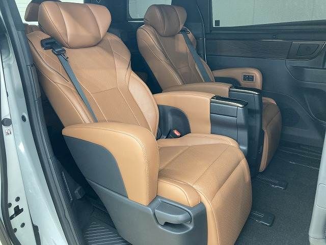 TOYOTA VELLFIRE  HYBRID 2023