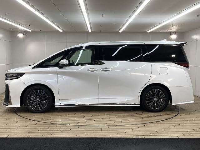 TOYOTA VELLFIRE  HYBRID 2023