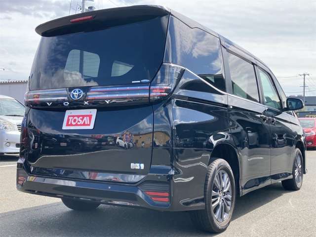 TOYOTA VOXY HYBRID 4WD 2022