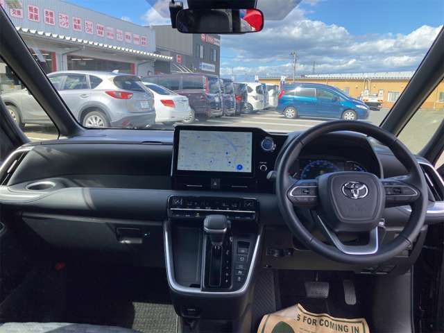 TOYOTA VOXY HYBRID 4WD 2022