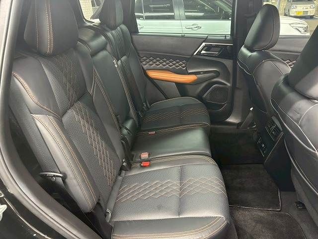 MITSUBISHI OUTLANDER PHEV 2023