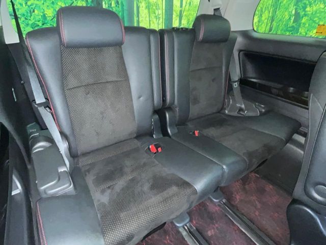 TOYOTA VELLFIRE 2013