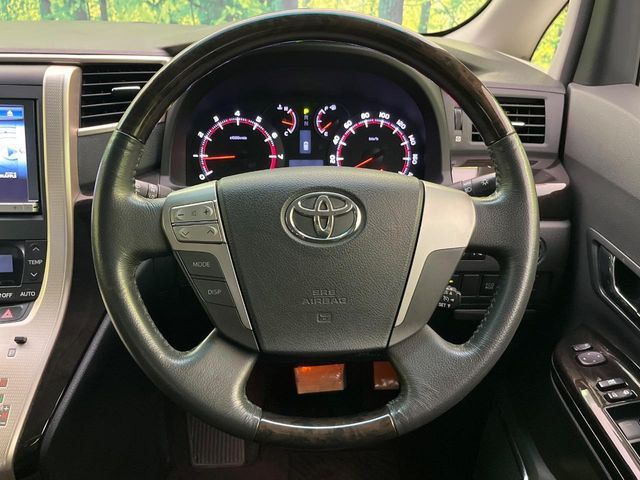 TOYOTA VELLFIRE 2013