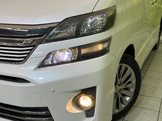 TOYOTA VELLFIRE 2013