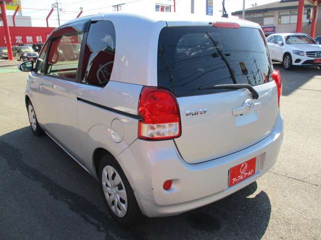 TOYOTA PORTE 2012