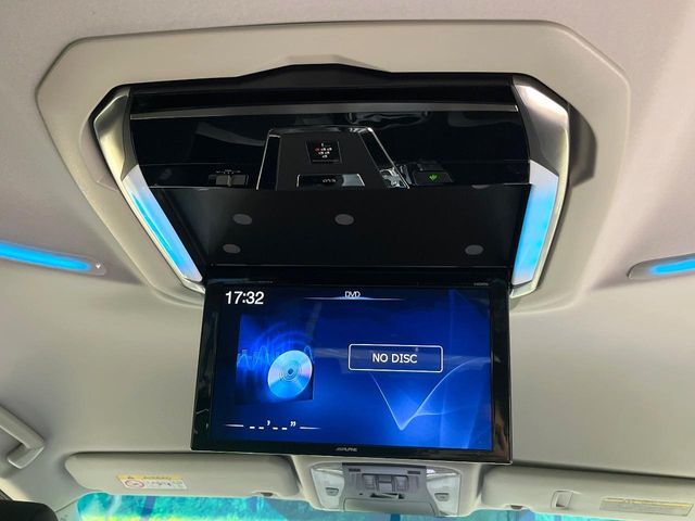 TOYOTA VELLFIRE 2017