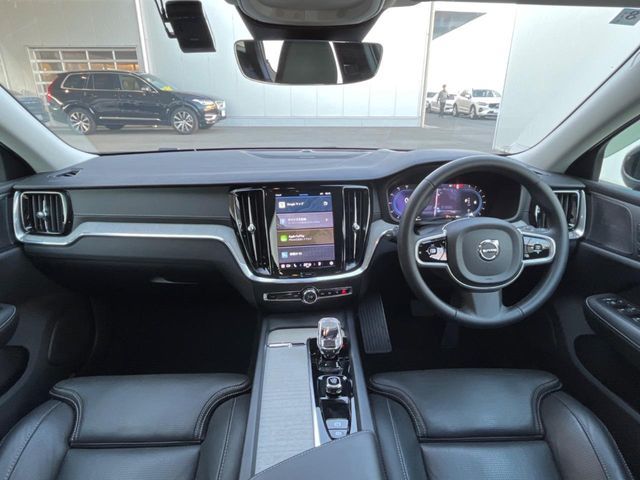 VOLVO VOLVO V60 2022