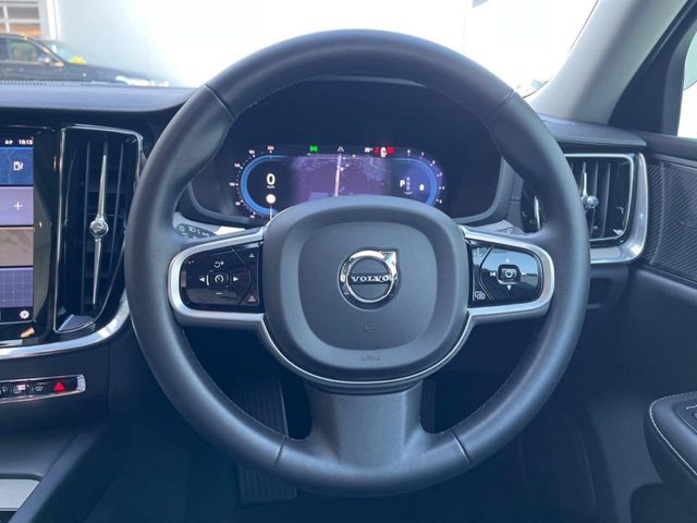 VOLVO VOLVO V60 2022