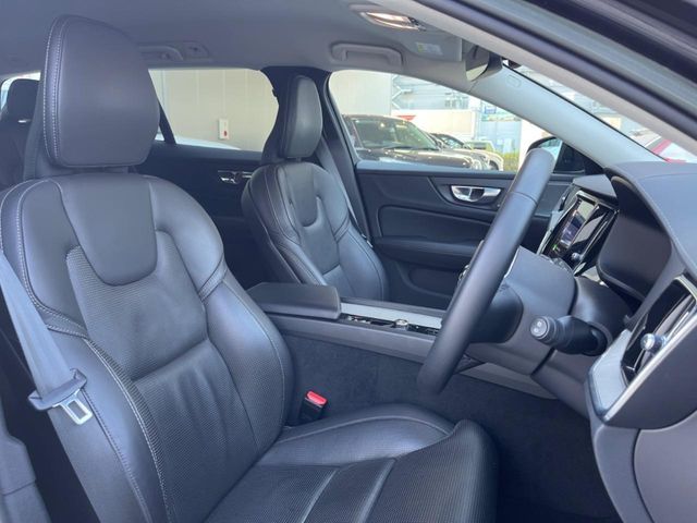 VOLVO VOLVO V60 2022