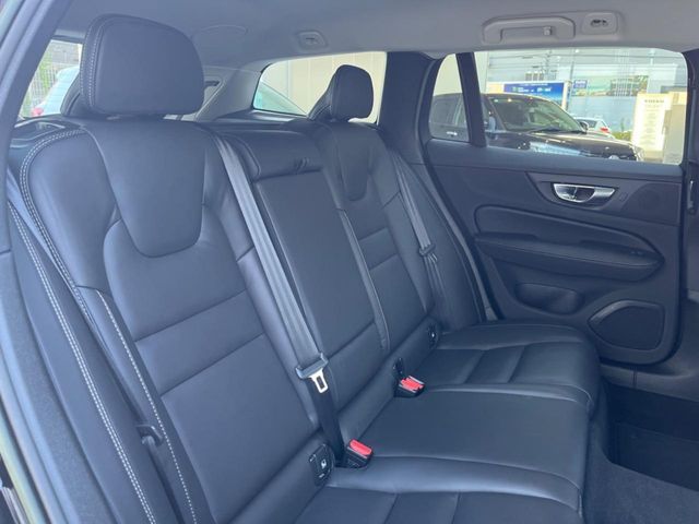 VOLVO VOLVO V60 2022