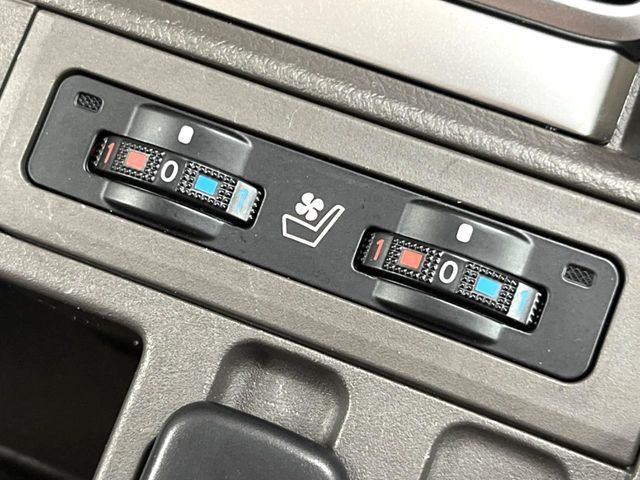 TOYOTA LANDCRUISER PRADO 2022