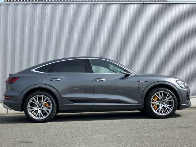 AUDI AUDI e-tron SPORTBACK 2021