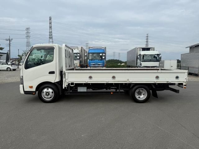 HINO DUTRO 2022
