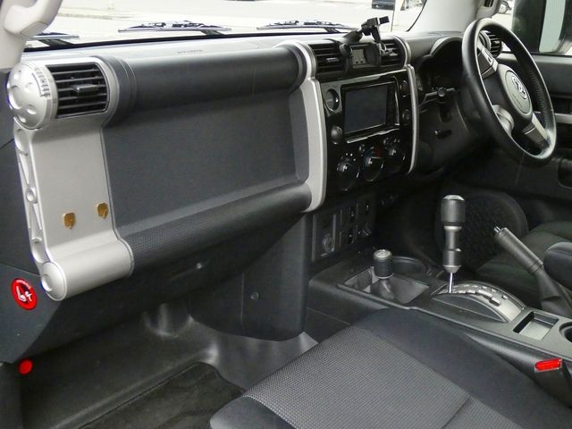 TOYOTA FJ CRUISER 4WD 2015