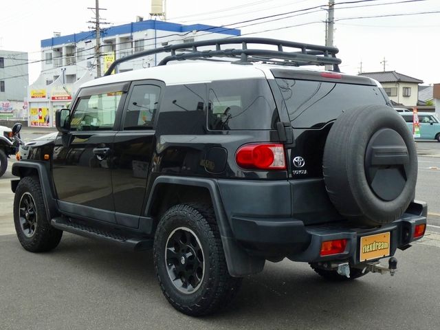 TOYOTA FJ CRUISER 4WD 2015