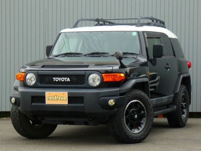 TOYOTA FJ CRUISER 4WD 2015