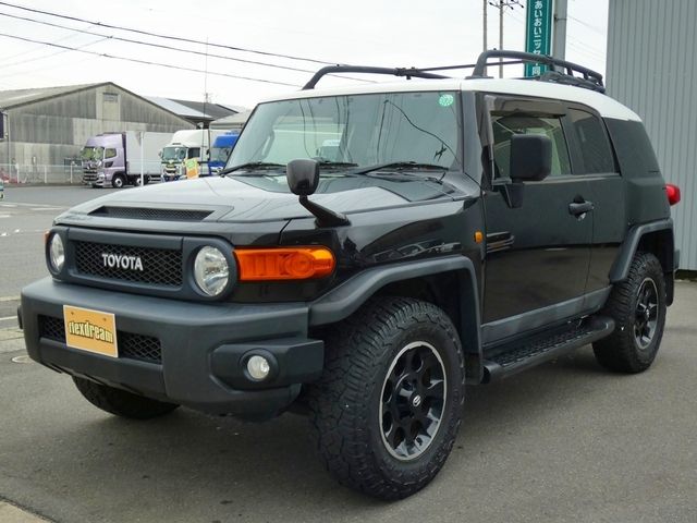 TOYOTA FJ CRUISER 4WD 2015