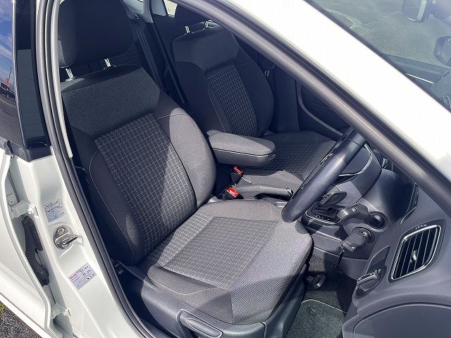 VOLKSWAGEN VOLKSWAGEN POLO 2016