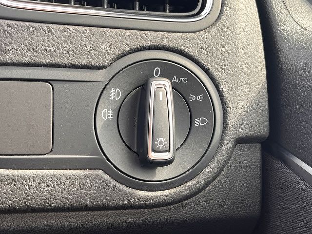 VOLKSWAGEN VOLKSWAGEN POLO 2016