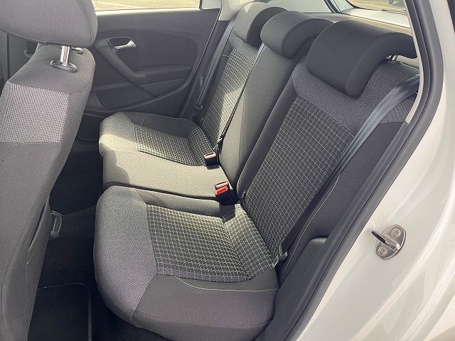 VOLKSWAGEN VOLKSWAGEN POLO 2016