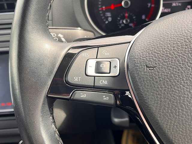 VOLKSWAGEN VOLKSWAGEN POLO 2016