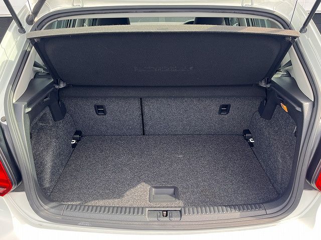 VOLKSWAGEN VOLKSWAGEN POLO 2016