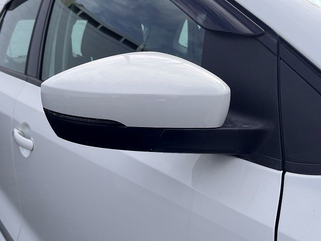 VOLKSWAGEN VOLKSWAGEN POLO 2016