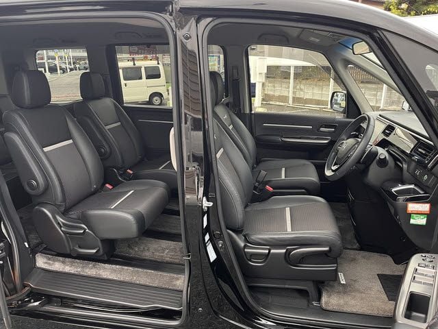 HONDA STEPWAGON 2017