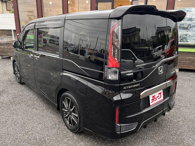 HONDA STEPWAGON 2017