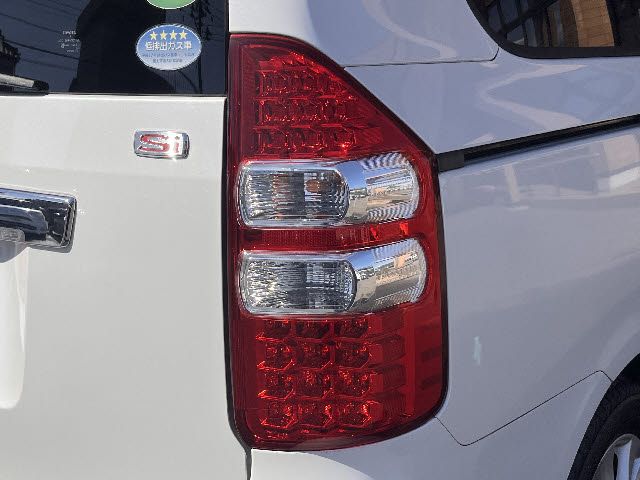 TOYOTA NOAH 2013