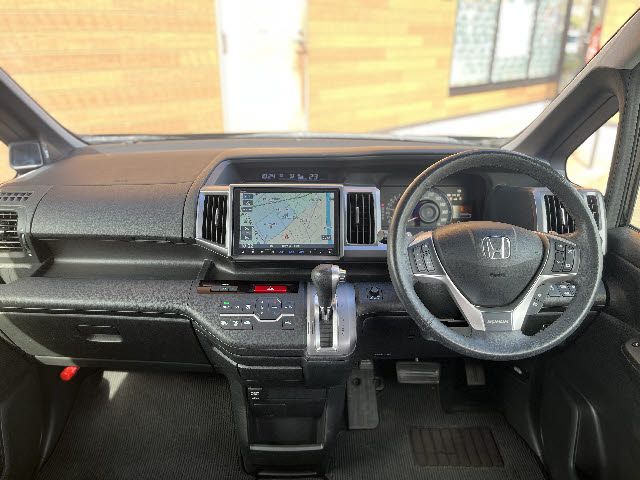 HONDA STEPWAGON SPADA 2015