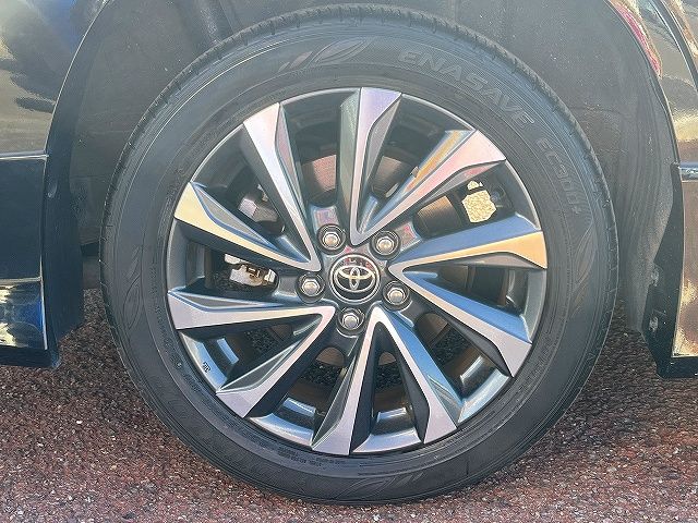 TOYOTA VOXY HYBRID 2022