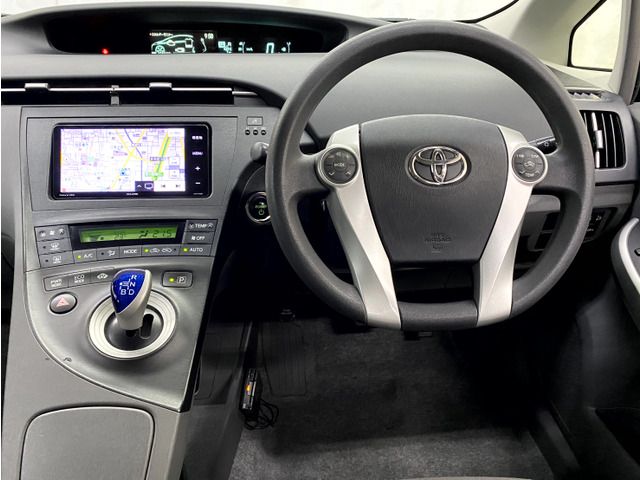 TOYOTA PRIUS 2011