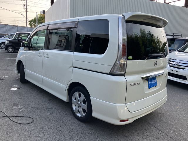 NISSAN SERENA  WG 2010