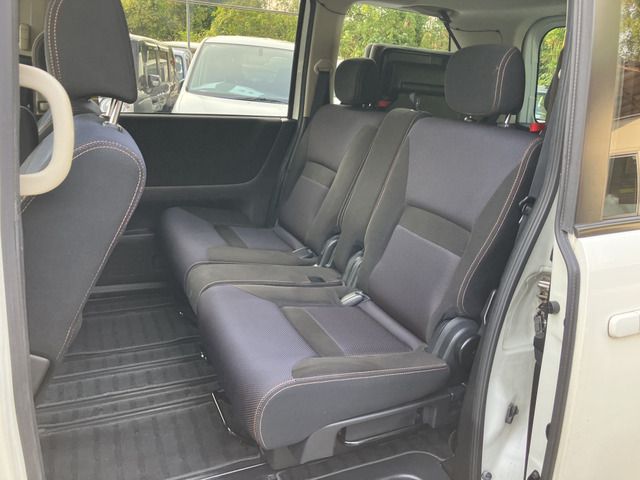 NISSAN SERENA  WG 2010