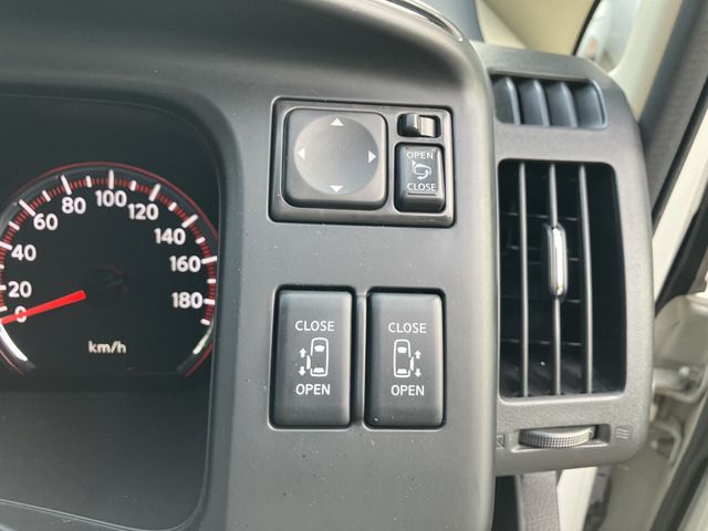 NISSAN SERENA  WG 2010