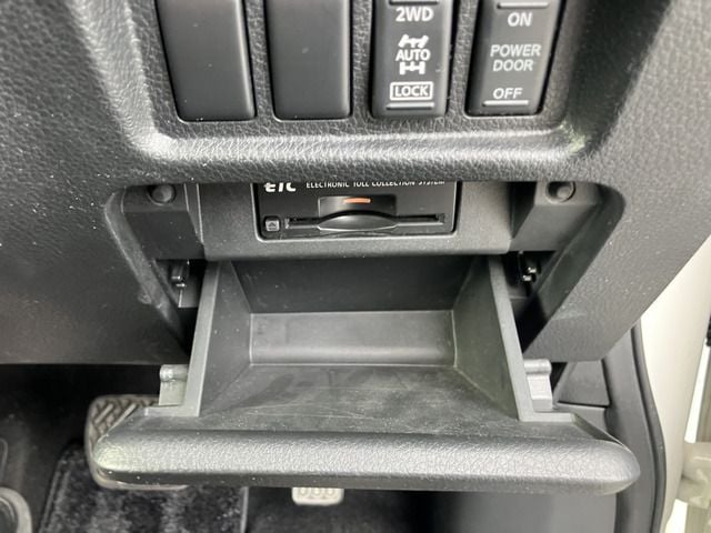 NISSAN ELGRAND  4WD 2010