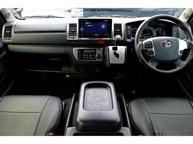 TOYOTA HIACE van 4WD 2020