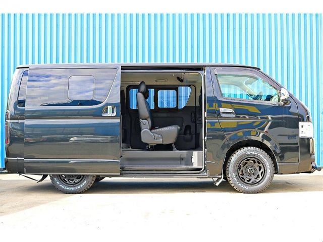 TOYOTA HIACE van 4WD 2020