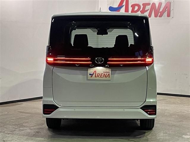 TOYOTA VOXY 4WD 2024