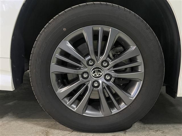 TOYOTA VOXY 4WD 2024