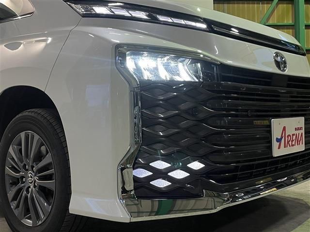 TOYOTA VOXY 4WD 2024